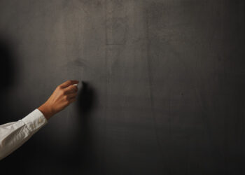 Kadroya Geçen Öğretmenlerimizin, Kadrolu Diğer Meslektaşlarının Sahip Olduğu Hakları Kullanamıyor Olması Adalet İlkesiyle Bağdaşmamaktadır.