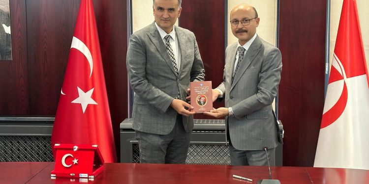ODTÜ REKTÖRÜ PROF. DR. AHMET YOZGATLIGİL’E ZİYARET