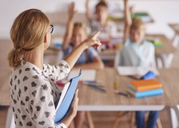 Eğri Oturalım, Doğru Konuşalım!