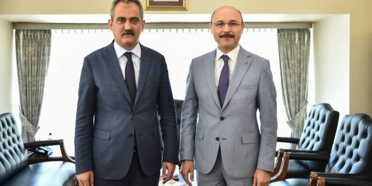 Genel Başkan Milli Eğitim Bakanı Mahmut Özer’i Ziyaret Etti.