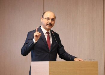 Kariyer Basamaklarında Türk Eğitim Sen’in Duruşu Bellidir.