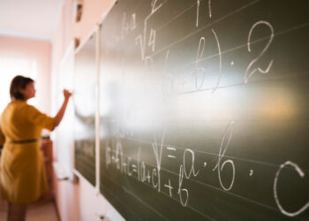 Özel Okul Öğretmenlerinin Özlük ve Mali Hakları İyileştirilmelidir