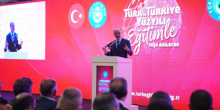 KAMU ÇALIŞANLARINI SENDİKAL ESARETTEN KURTARACAĞIZ!