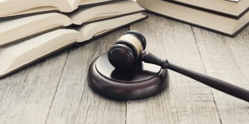 SAĞLIK BİLİMLERİ LİSANSİYERİ ÜNVANIN GERİ ALINMASINA MAHKEMEDEN BİR İPTAL KARARI DAHA 