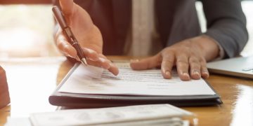 YÖNETİCİLİK GÖREVİNİN ALINMASINA YARGI DUR DEDİ